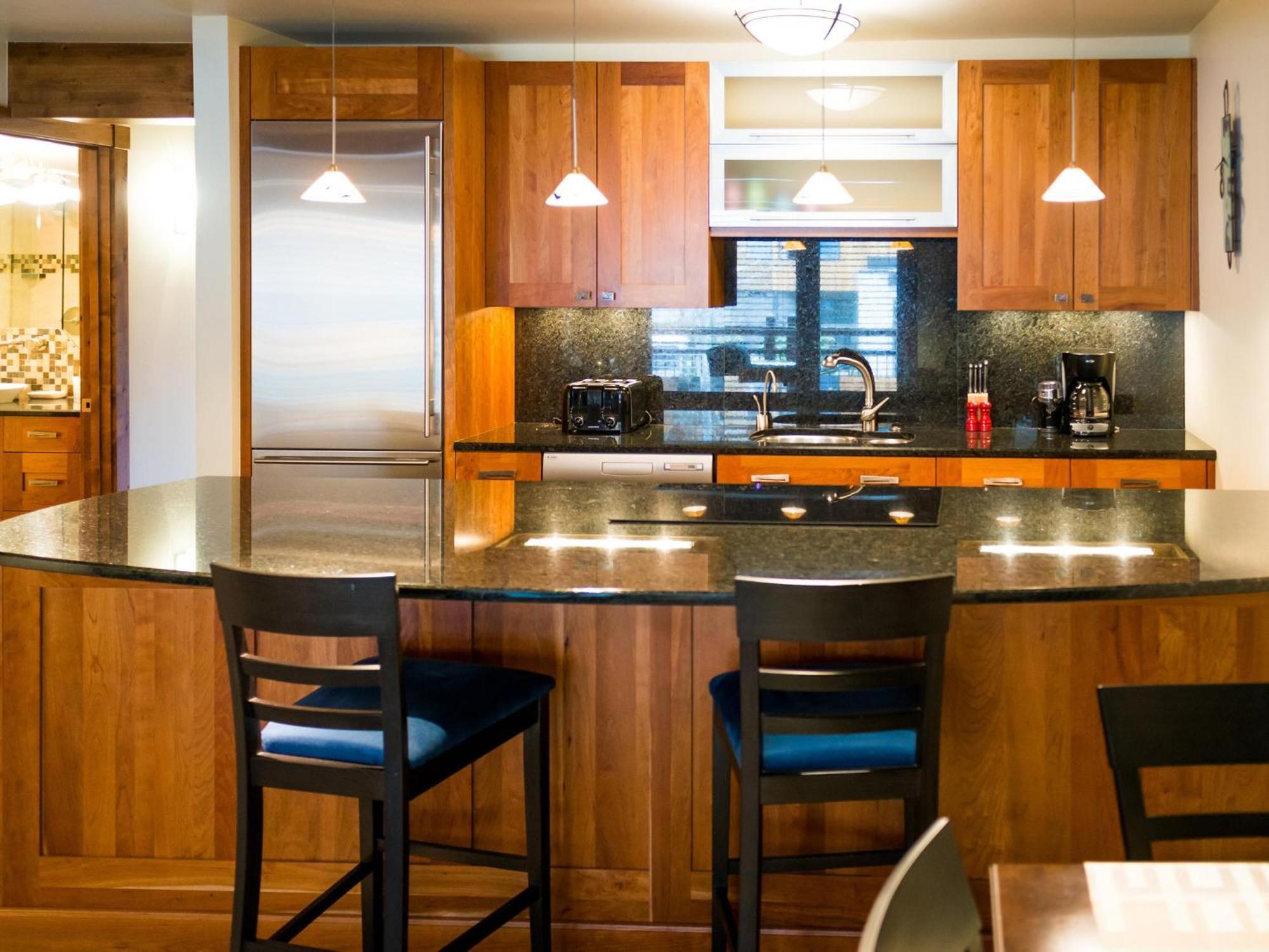Lift One - Top-Floor One-Bedroom With A View Aspen Room photo