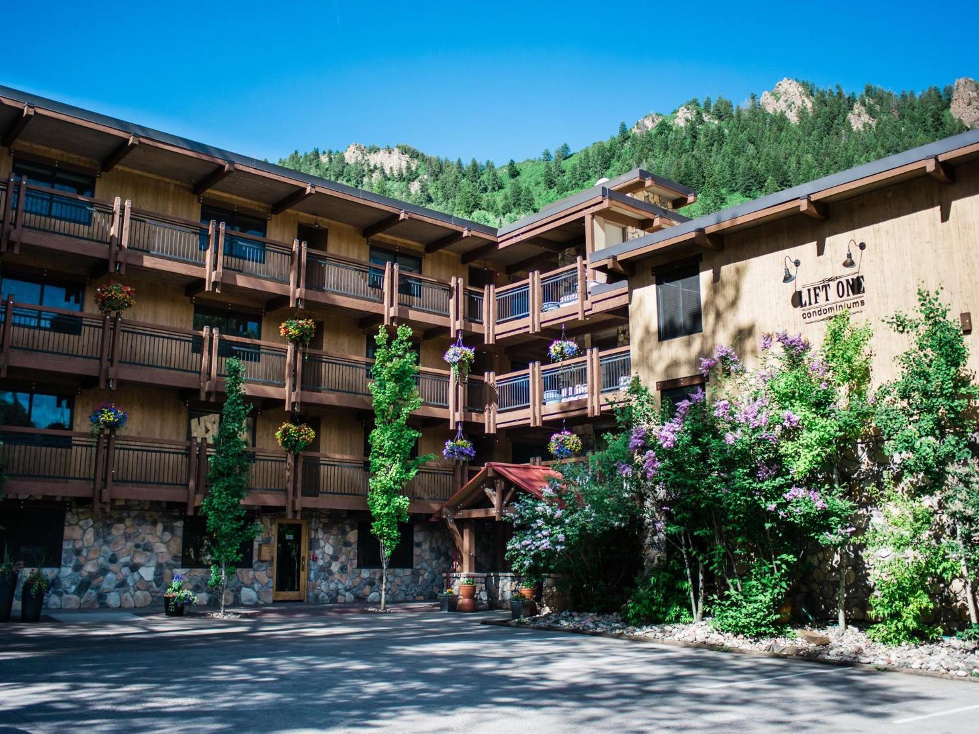 Lift One - Top-Floor One-Bedroom With A View Aspen Exterior photo